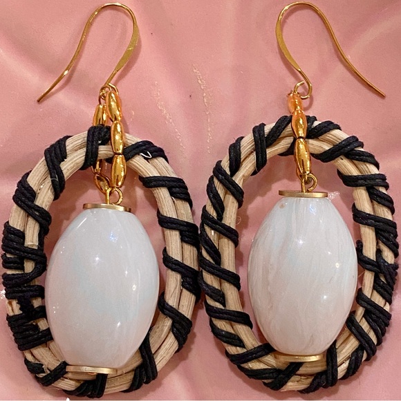 Raffia-Wrapped Wicker Oval Earrings - Picture 9 of 10